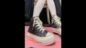 【子怡工作室】黑色匡威第一人称羞辱_绳艺库视频下载