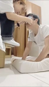 【小亿】学生素人白袜踩踏插嘴/骑马 bf27283_绳艺库视频下载