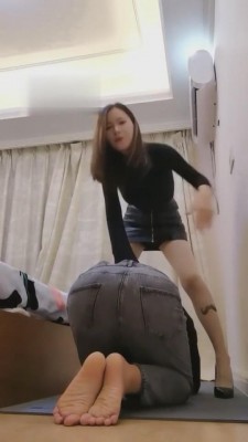 【六六】肉丝高跟虐丑不拉几的狗 bf4779_绳艺库视频下载