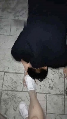 【上海户外go】户外给高颜值女菩萨舔脚 bf15350_绳艺库视频下载