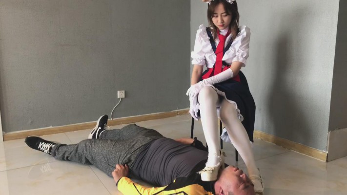 洛丽塔美女踩踏调教 YC-220309-4_绳艺库视频下载