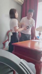 【美帝】偶然发现老板是个狗 bf10729_绳艺库视频下载