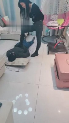 【夕微】御姐模特全体重跳踩/耳光 bf5885_绳艺库视频下载