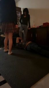 套路直播视频【琳嘉】重刑-双S/裸足+白棉袜踩/骑马/鞋抽耳光 bf25965_绳艺库视频下载