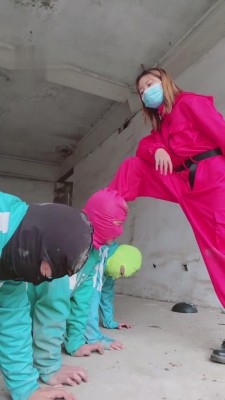 【美离子】鱿鱼游戏-户外虐三奴 bf3273_绳艺库视频下载