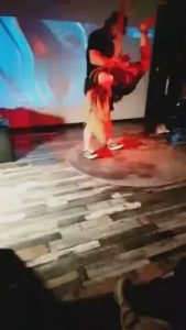 【羽珊】酒吧公开调教 G-210729_绳艺库视频下载