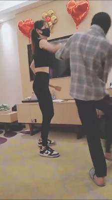 套路直播视频【美娜格格】瑜伽教练惩罚-强迫吃白袜 bf25185_绳艺库视频下载