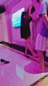 【德意男神】K歌沐足熟女自带女王气质 bf14888_绳艺库视频下载