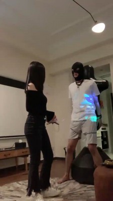 【宝爷】御姐脏臭白袜辱奶狗 bf19585_绳艺库视频下载