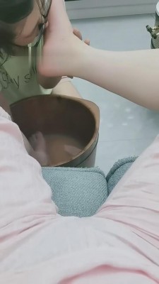 【清见】家务女奴专场/舔脚/夹舌头 bf8796_绳艺库视频下载