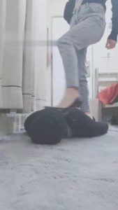 【灵竹】调教贱狗-踢打/恋足 bf10397_绳艺库视频下载