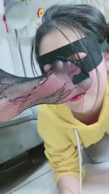 【美离子】母狗舔脚能流一地口水 bf10533_绳艺库视频下载