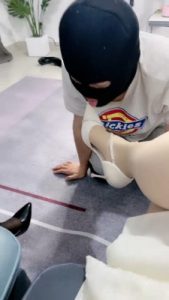 套路直播视频【乔安】双S-骑马/吃口水/裸足深喉/踩狗头【三视角版】 bf25668_绳艺库视频下载