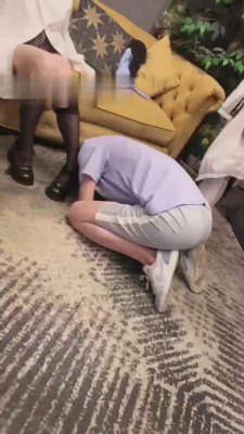 【橘子没熟】强迫偷袜子学弟做狗 bf14111_绳艺库视频下载