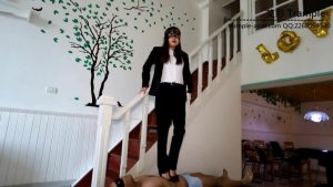 【冰时代】焱冰s职业装细高跟极端踩踏_绳艺库视频下载