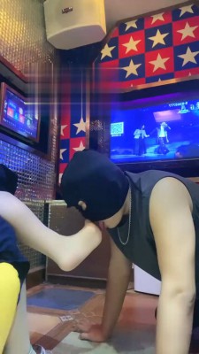 【YJ月玖儿】KTV制服丝袜诱惑羞辱狗同事 bf18023_绳艺库视频下载