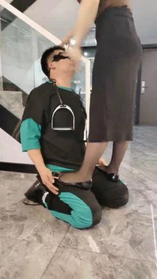 套路直播视频【辣姐S】高跟踩踏艺术耳光/塞口球/吃丝袜/人体家具 bf25777_绳艺库视频下载