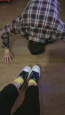 【圈内第一贱】KTV对着素人小姐姐犯贱 bf10472_绳艺库视频下载