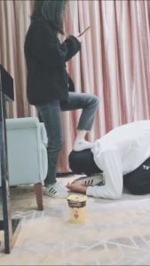 套路直播视频【灵竹】舔超脏贝壳头/棉袜辱/耳光踩踏 bf25783_绳艺库视频下载