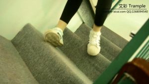 『奴隶岛』—白袜脚扭伤_绳艺库视频下载