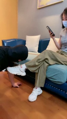 【Q月】健身女主运动鞋棉袜辱狗/sp踩踏/圣水奖励 bf27454_绳艺库视频下载