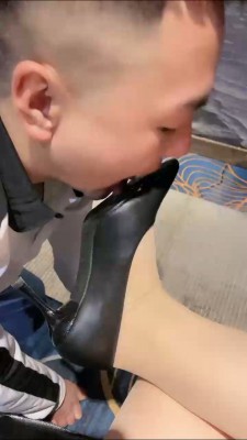 套路直播视频【魅儿】嘴吐喂食-高跟肉丝踩虐 bf25860_绳艺库视频下载