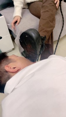 【尤黎】生活化调-踩踏深喉/裸足狂舔碾狗脸/喝洗脚牛奶 bf27519_绳艺库视频下载