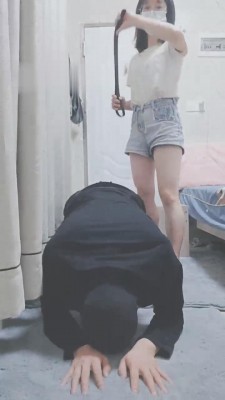 【灵竹】皮带鞭打/踩脖子/耳光 bf10849_绳艺库视频下载