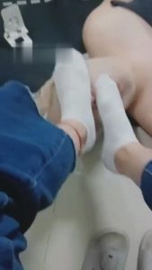 【momo圈】白棉袜喂食/疯狂吃 bf13140_绳艺库视频下载