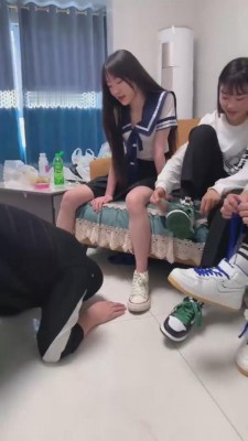 【精神小妹】推荐!5素人S群虐班主任/强制喝圣水吃脏东西 bf8248_绳艺库视频下载