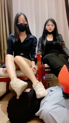 【漫漫S】沉浸式tj-小白鞋棉袜+高跟黑丝诱惑脚奴【双视角版】bf26775_绳艺库视频下载