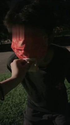 【予涵】夜跑后让贱狗舔脚舔袜 bf16503_绳艺库视频下载