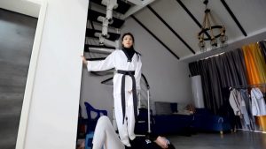 【惑心】跆拳道美女臭脚要狗命_绳艺库视频下载