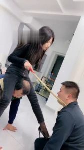 【麋鹿银儿】群调-当着素人闺蜜面调狗 bf22141_绳艺库视频下载