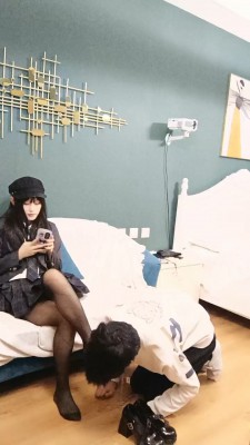 套路直播视频【芭芭拉】猥琐狗迷恋黑丝狗 bf24730_绳艺库视频下载