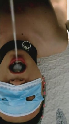 【情侣月儿】圣水泡棉袜/人体烛台吃口水 bf1239_绳艺库视频下载