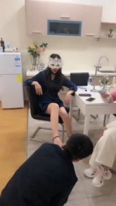 套路直播视频【妆主大大】带妹妹入圈/可爱白袜辱狗/耳光/高跟碾压【双视角版】bf25243_绳艺库视频下载