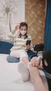 【多多】臭棉袜脚强制羞辱没用的废物 bf5009_绳艺库视频下载