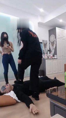 【安可】邻居两姐妹踩虐业主【双视角完整版】 bf21934_绳艺库视频下载