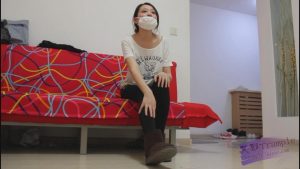 剧情-恋足男给妹妹暖脚_绳艺库视频下载