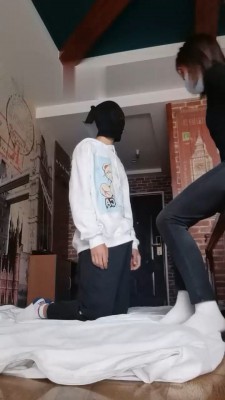 【S奶欲】吊打贱狗棉袜深喉 bf18201_绳艺库视频下载