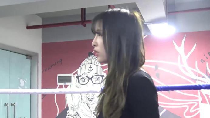 国产格斗MF-MF00丝袜高跟美女的挑战（跪杀+搏击+关节技+踩脖子）bf17918_绳艺库视频下载