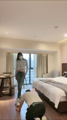 【默默s】178长腿模特-运动鞋白船袜/恋足转胯/提档踩踏 bf27064_绳艺库视频下载