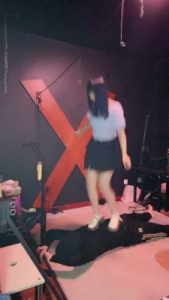 【萝莉刑】全体重踩踏+窒息 bf23036_绳艺库视频下载