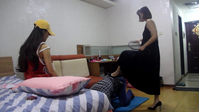 纯艺仟梦 暴打偷袜贼_绳艺库视频下载