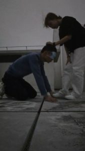 【小亿】阳台素人调-小白鞋超臭白棉袜强迫狗闻舔 bf26874_绳艺库视频下载