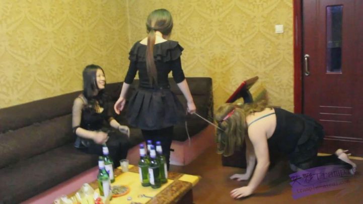 歌厅多小姐极度羞辱（一）_绳艺库视频下载