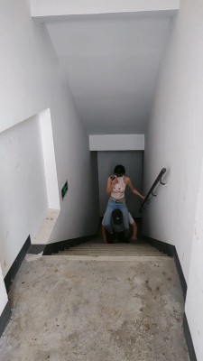 【艺术美学s】天台楼梯野外训练贱狗 bf15173_绳艺库视频下载