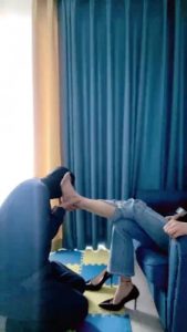 【兔兔大人】高跟裸足踩踏/恋足舔 bf27667_绳艺库视频下载