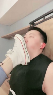 套路直播视频【小劳拉】跆拳道女神暴打/踩踏/强制闻鞋 bf25496_绳艺库视频下载